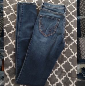 Hollister Jean's {both 00} Dark Jean & light jean